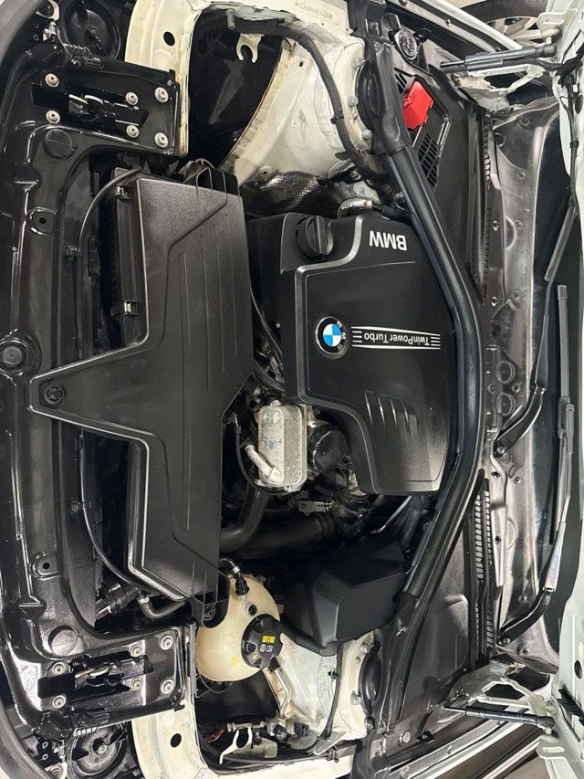 2016 BMW 3 Series 320i xDrive - 23045767 - 42