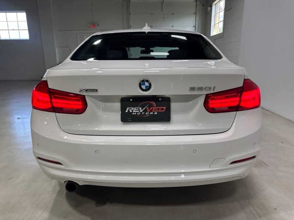 2016 BMW 3 Series 320i xDrive - 23045767 - 5