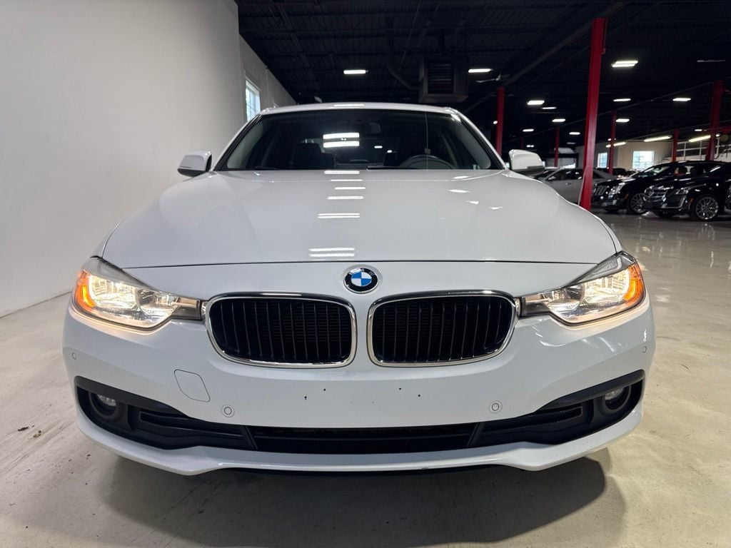 2016 BMW 3 Series 320i xDrive - 23045767 - 8