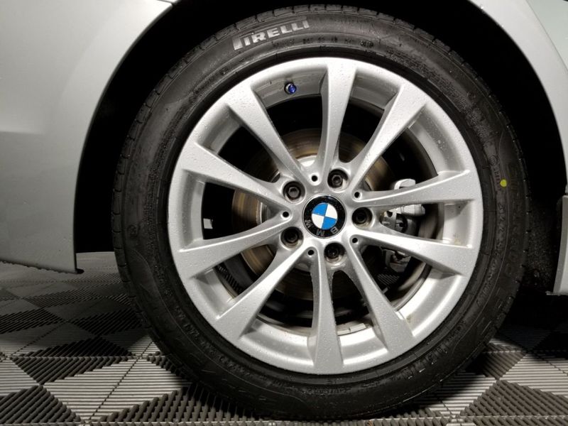 2016 BMW 3 Series 320i xDrive - 18323531 - 13