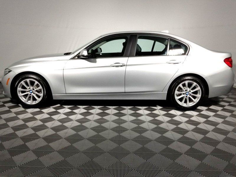 2016 BMW 3 Series 320i xDrive - 18323531 - 1