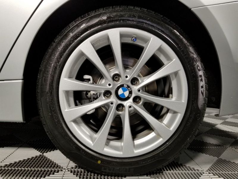 2016 BMW 3 Series 320i xDrive - 18323531 - 21
