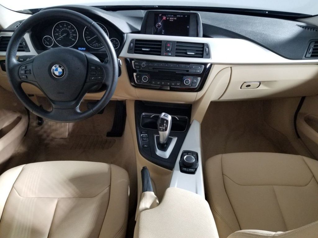 2016 BMW 3 Series 320i xDrive - 18533715 - 16