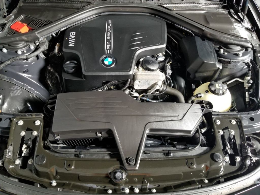 2016 BMW 3 Series 320i xDrive - 18533715 - 22