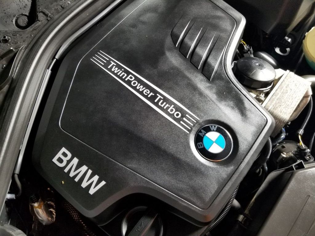 2016 BMW 3 Series 320i xDrive - 18533715 - 24
