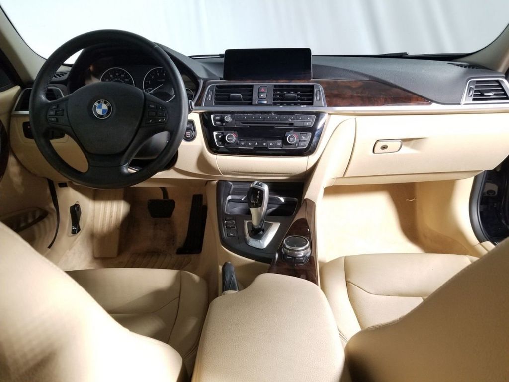 2016 BMW 3 Series 320i xDrive - 18533741 - 11
