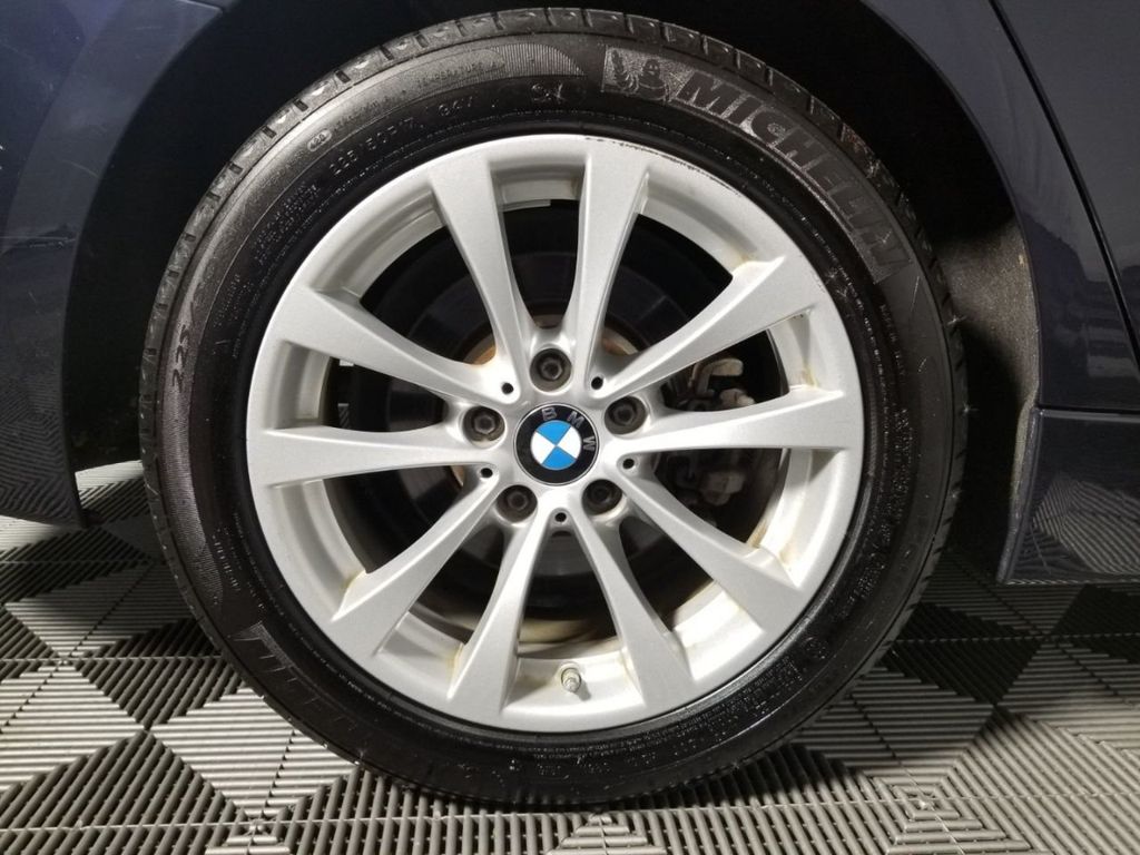 2016 BMW 3 Series 320i xDrive - 18533741 - 14