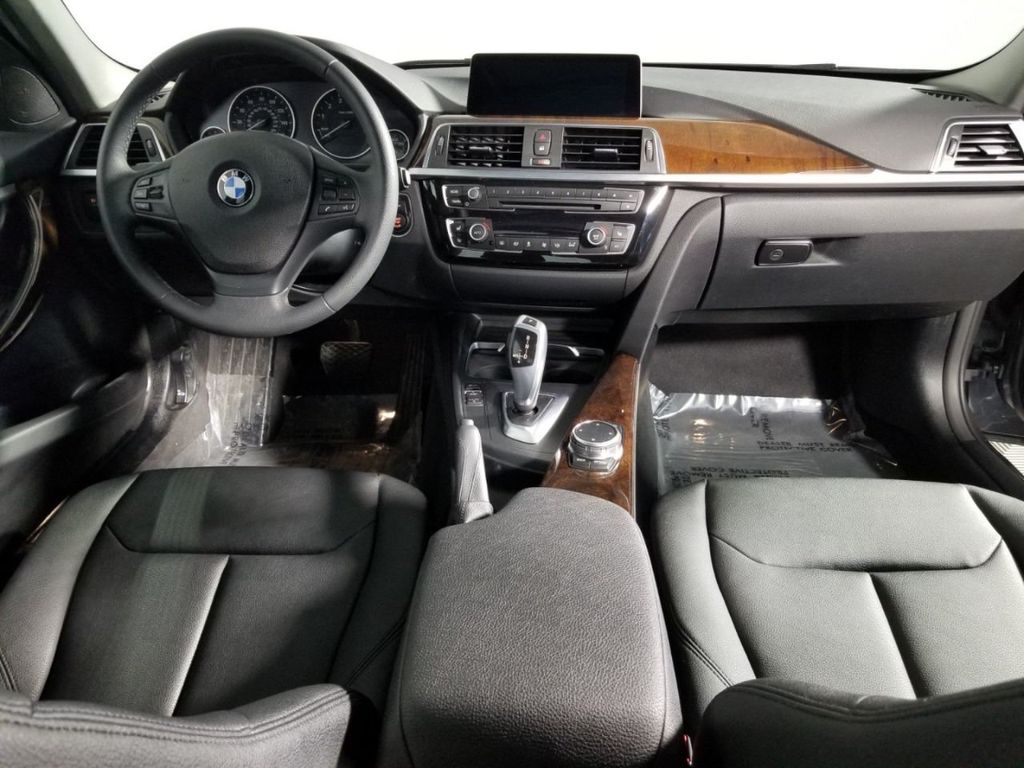 2016 BMW 3 Series 320i xDrive - 18801445 - 13
