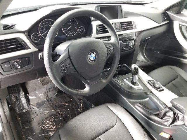 2016 BMW 3 Series 320i xDrive - 19230562 - 6