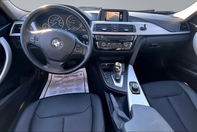 2016 BMW 3 Series 320i xDrive - 23081548 - 19