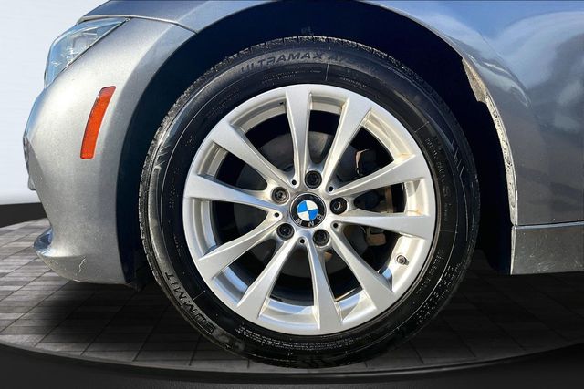2016 BMW 3 Series 320i xDrive - 23081548 - 34