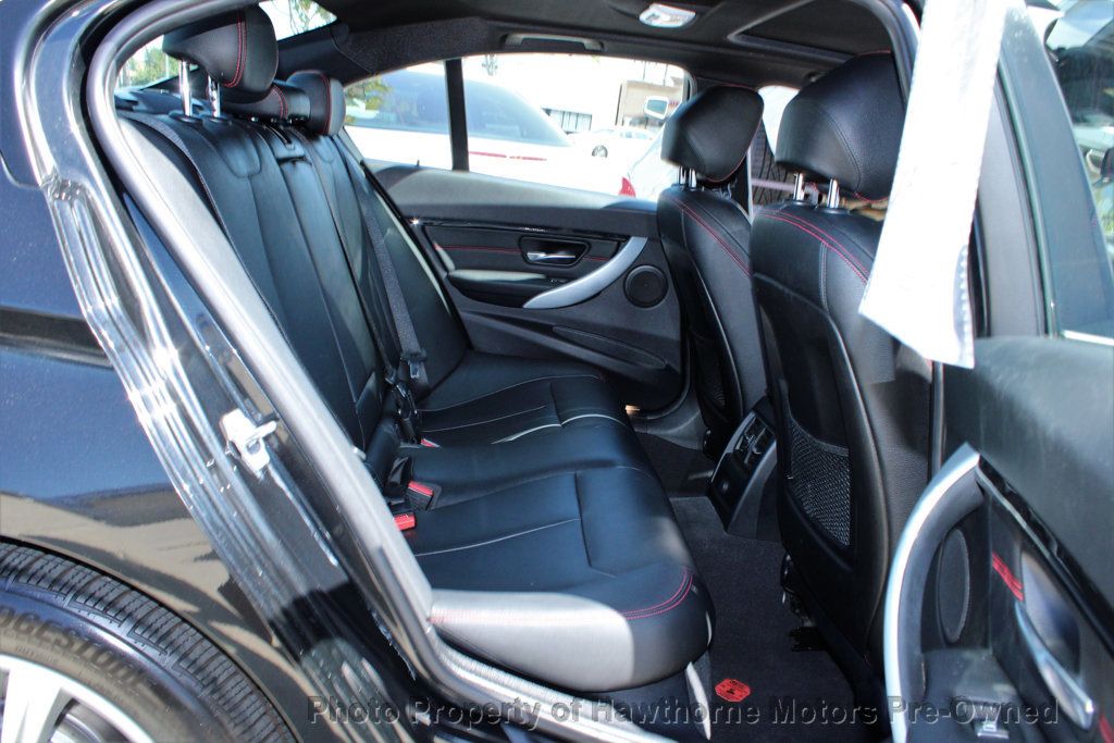 BMW 3 Series photo 12