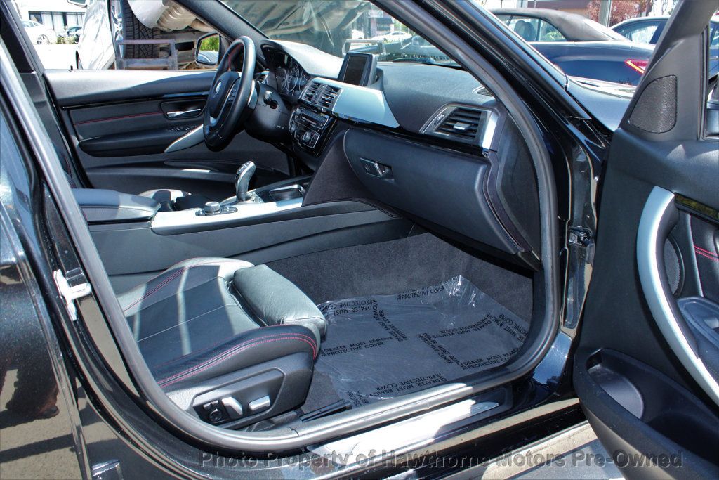 BMW 3 Series photo 17