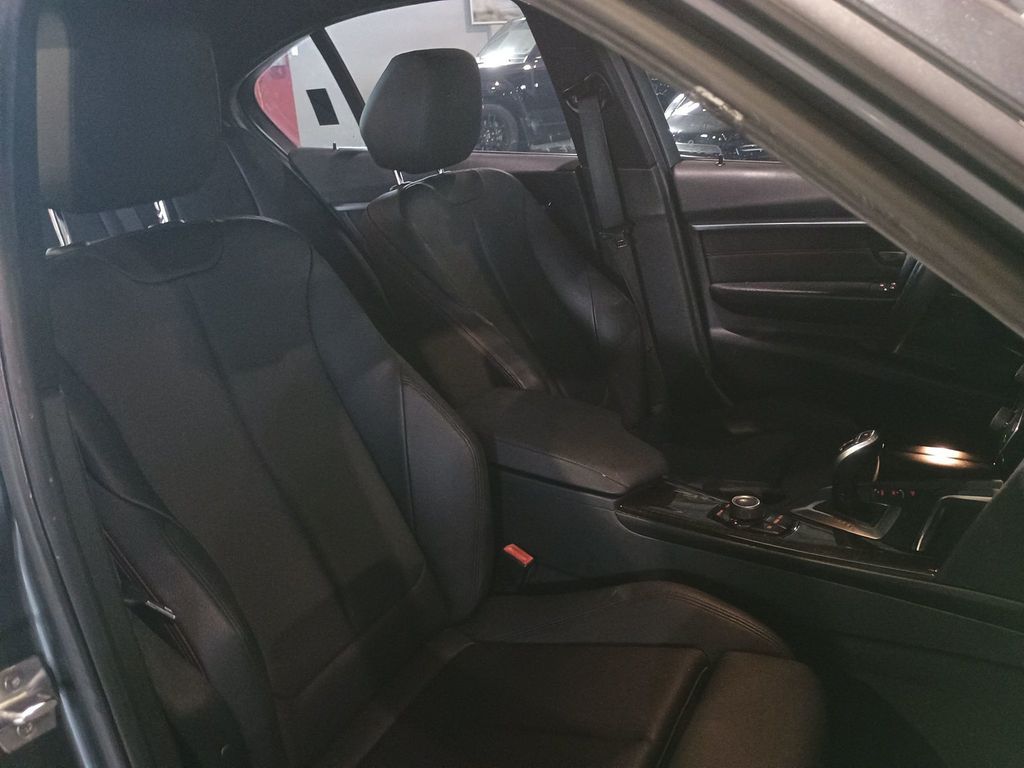2016 BMW 3 Series 328i Clean AutoCheck Florida Car - 23069361 - 37