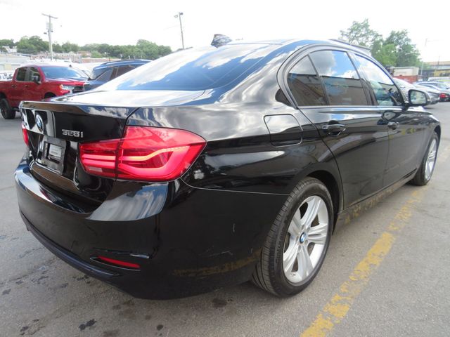 2016 BMW 3 Series 328i xDrive - 23043271 - 4