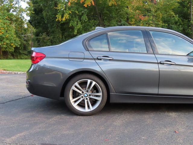 2016 BMW 3 Series 328i xDrive - 23089806 - 18