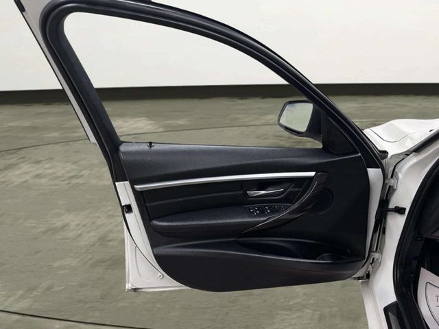 2016 BMW 3 Series 328i xDrive - 23029820 - 10