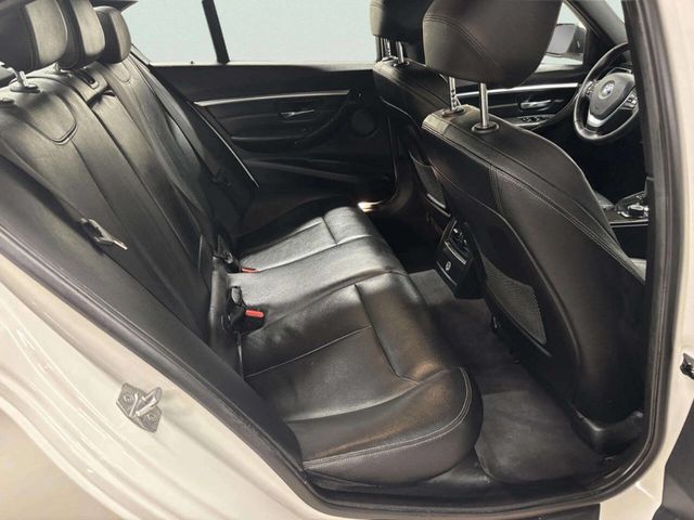 2016 BMW 3 Series 328i xDrive - 23029820 - 16