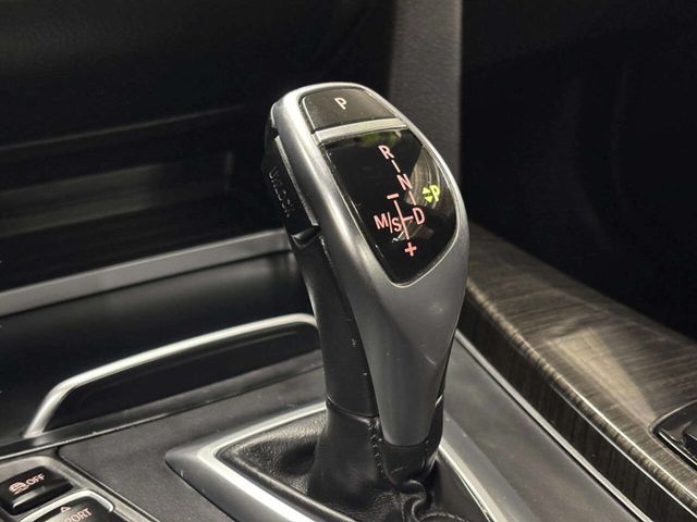 2016 BMW 3 Series 328i xDrive - 23029820 - 31