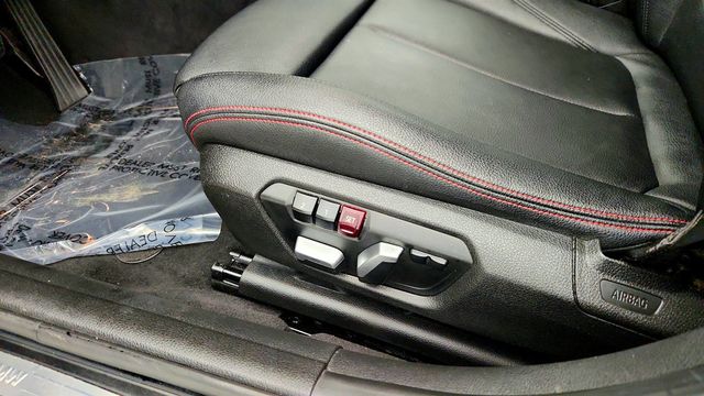 2016 BMW 3 Series 328i xDrive - 23004672 - 11