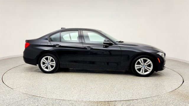 2016 BMW 3 Series 328i xDrive - 23004672 - 3