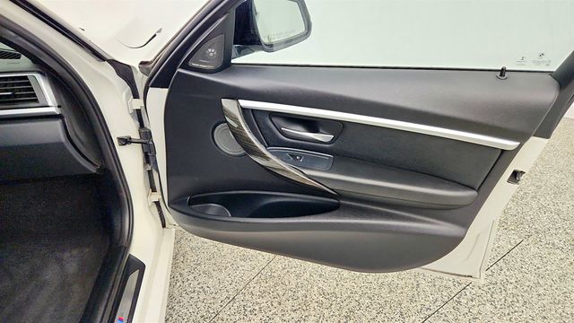 2016 BMW 3 Series 340i M Sport - 23043032 - 25
