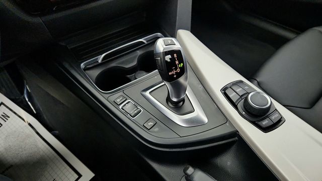 2016 BMW 3 Series 4dr Sdn 320i with Driving Assistance Package - 22952575 - 15