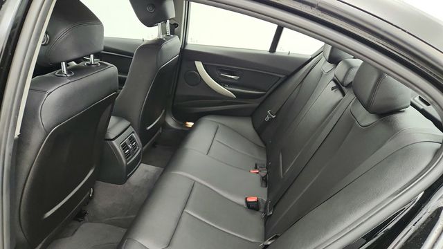 2016 BMW 3 Series 4dr Sdn 320i with Driving Assistance Package - 22952575 - 20
