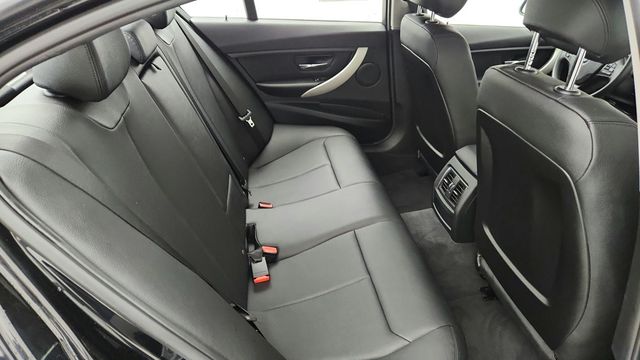 2016 BMW 3 Series 4dr Sdn 320i with Driving Assistance Package - 22952575 - 22