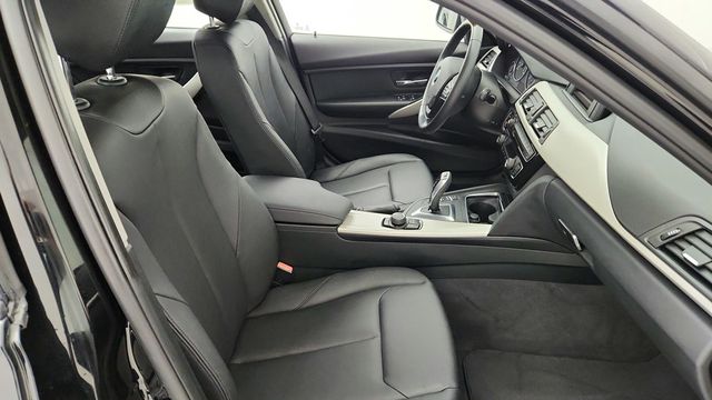 2016 BMW 3 Series 4dr Sdn 320i with Driving Assistance Package - 22952575 - 23