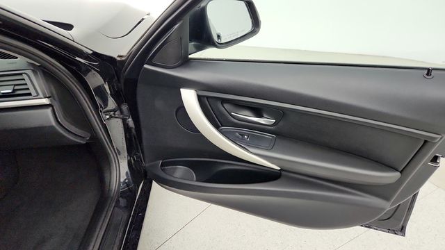 2016 BMW 3 Series 4dr Sdn 320i with Driving Assistance Package - 22952575 - 25