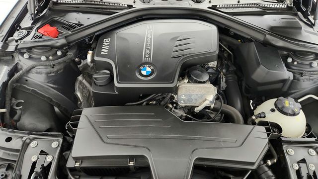 2016 BMW 3 Series 4dr Sdn 320i with Driving Assistance Package - 22952575 - 26