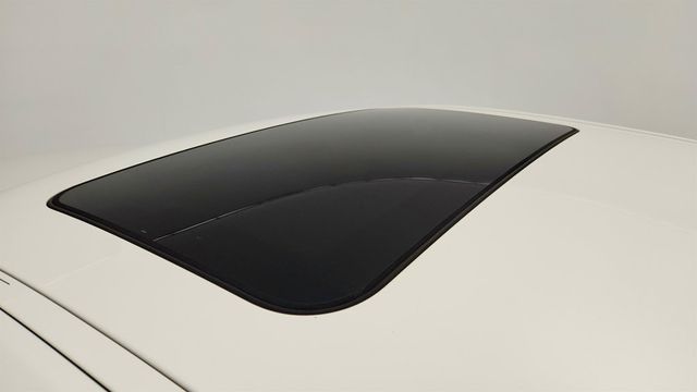 2016 BMW 3 Series 4dr Sdn 328i RWD SULEV w/ Nav, Moonroof & Driver Assistance Pkg - 22967497 - 9