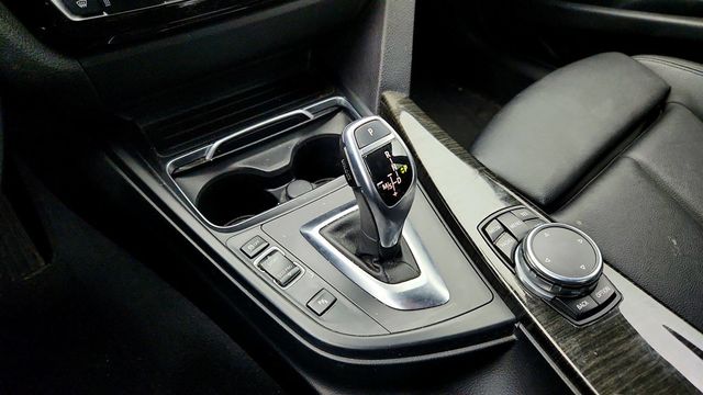 2016 BMW 3 Series 4dr Sdn 328i RWD SULEV w/ Nav, Moonroof & Driver Assistance Pkg - 22967497 - 16