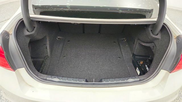 2016 BMW 3 Series 4dr Sdn 328i RWD SULEV w/ Nav, Moonroof & Driver Assistance Pkg - 22967497 - 21