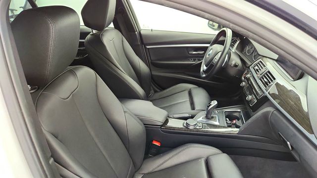 2016 BMW 3 Series 4dr Sdn 328i RWD SULEV w/ Nav, Moonroof & Driver Assistance Pkg - 22967497 - 23