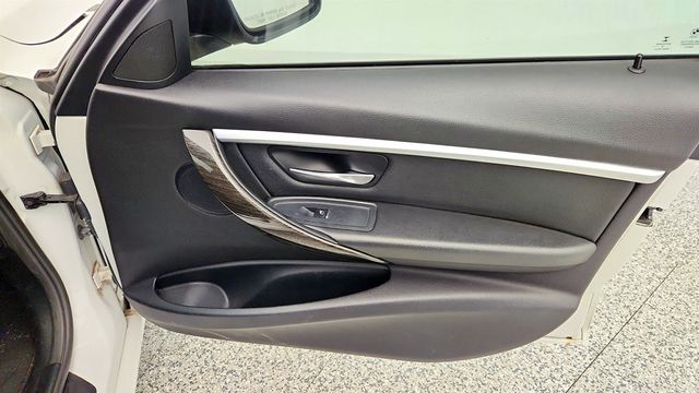 2016 BMW 3 Series 4dr Sdn 328i RWD SULEV w/ Nav, Moonroof & Driver Assistance Pkg - 22967497 - 24