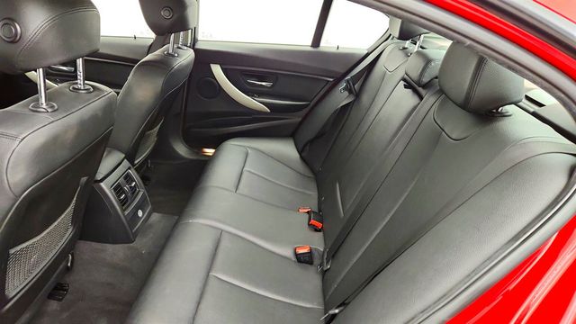 2016 BMW 3 Series Sdn 320i xDrive AWD w/ Premium Pkg & Heated Seats - 23071353 - 17