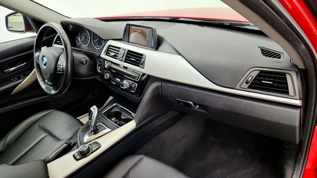 2016 BMW 3 Series Sdn 320i xDrive AWD w/ Premium Pkg & Heated Seats - 23071353 - 19