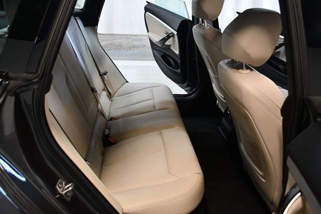 2016 BMW 3 Series Gran Turismo 328i xDrive Gran Turismo - 23062645 - 37