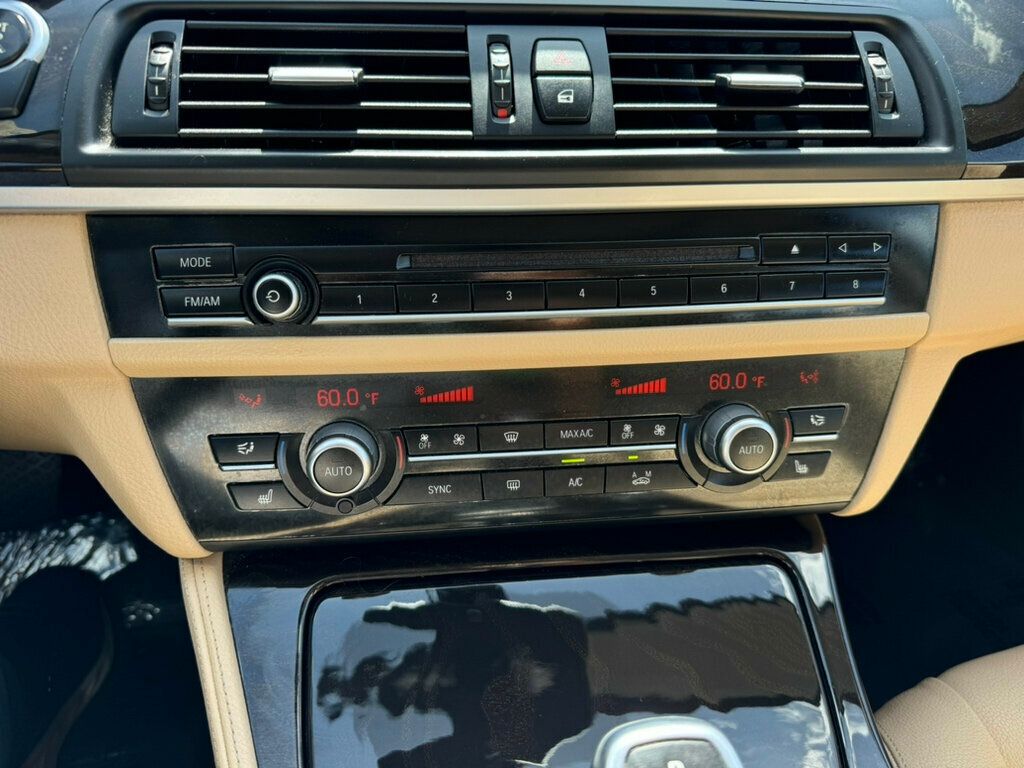 2016 BMW 5 Series 528i - 22884038 - 14