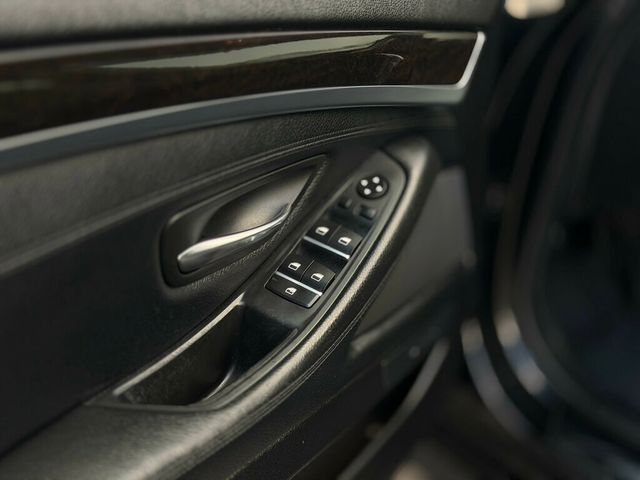 2016 BMW 5 Series 528i - 22957099 - 9