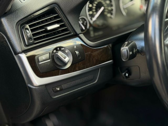 2016 BMW 5 Series 528i - 22957099 - 11