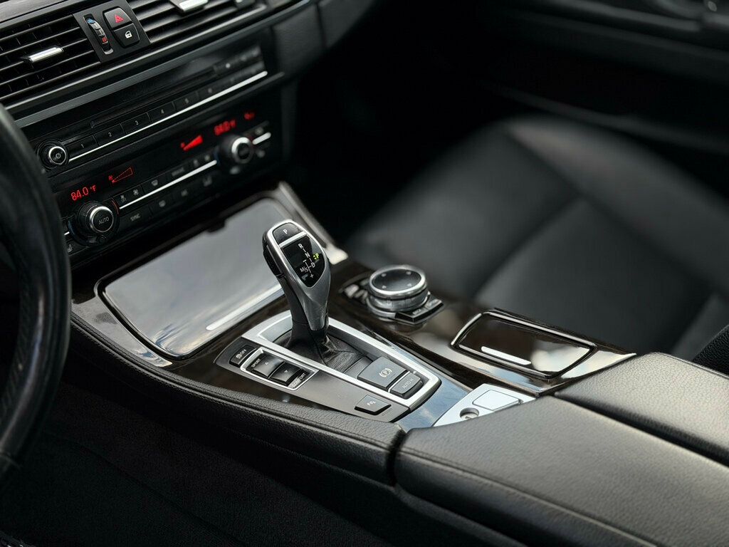 2016 BMW 5 Series 528i - 22957099 - 24