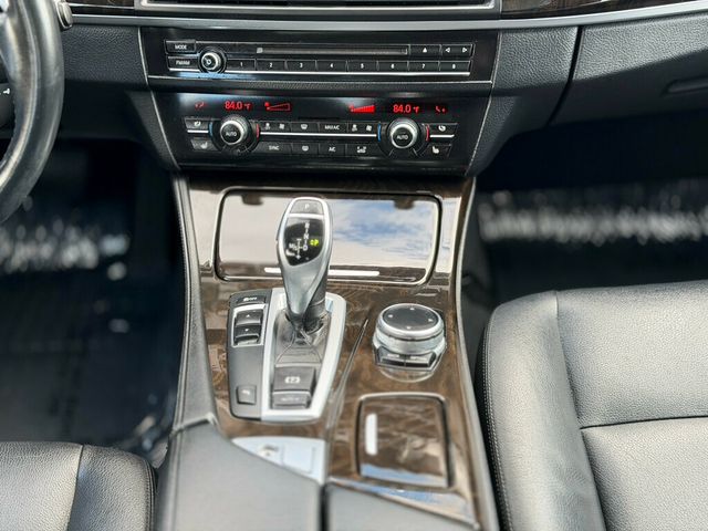 2016 BMW 5 Series 528i - 22957099 - 25