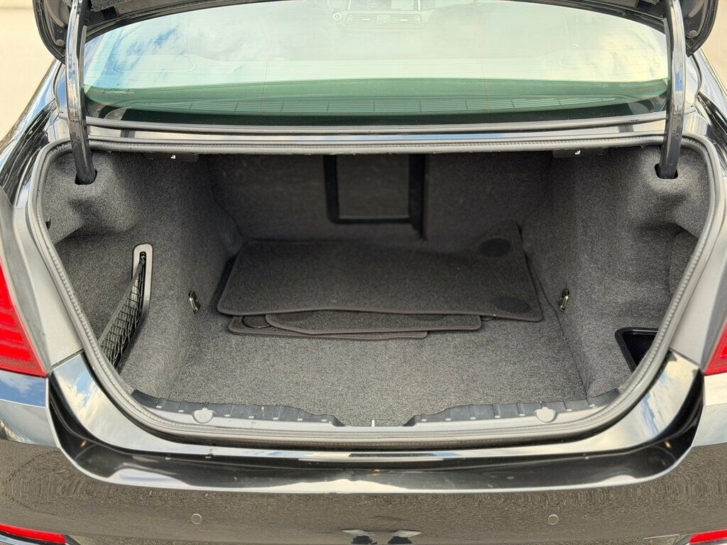 2016 BMW 5 Series 528i - 22957099 - 27