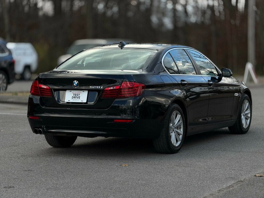 2016 BMW 5 Series 528i - 22957099 - 4