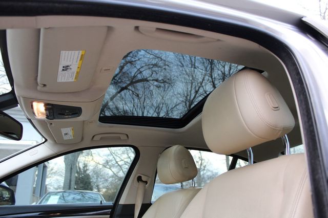 2016 BMW 5 Series 528i - 22966158 - 14