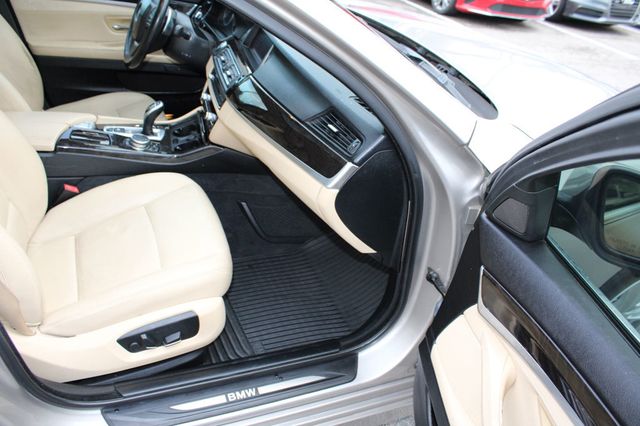 2016 BMW 5 Series 528i - 22966158 - 16