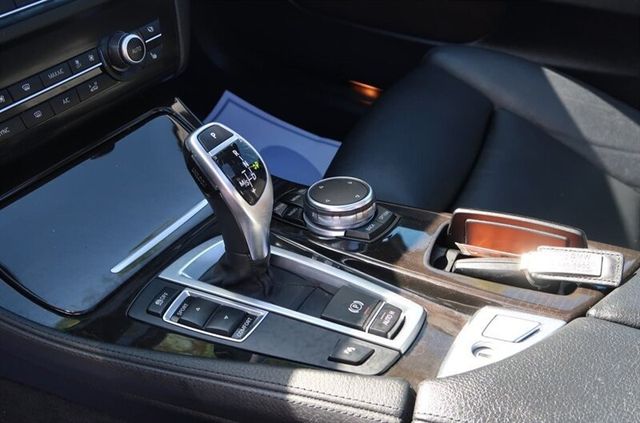 2016 BMW 5 Series 528i - 22984309 - 11